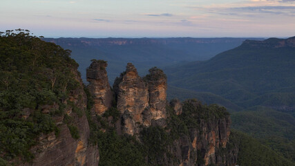 sunset shot of the three sisters at echo point in katoomba