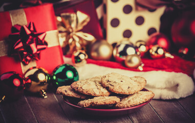 Fototapeta na wymiar Cookies with christmas gifts