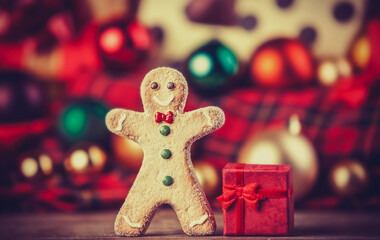 Cookie man and gifts.