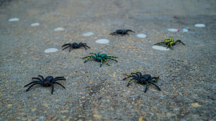 Decorative Halloween spiders for pranks