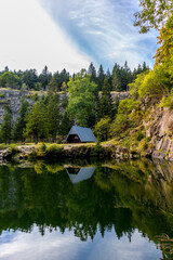 Fototapeta premium Der farbenfrohe Herbst kehrt langsam aber sicher auf den Höhen des Thüringer Waldes ein - Thüringen