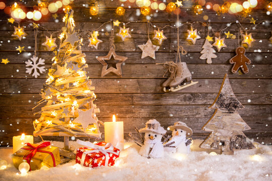 Christmas decoration snowman with blurred background, lots of copy space for your product or text.