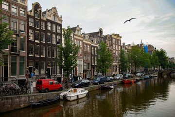 Fototapeta na wymiar city canal