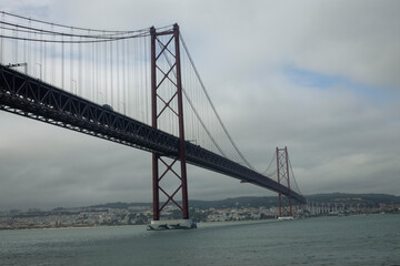 Fototapeta na wymiar city bridge, city bridge Lisbon 