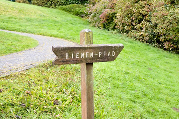 Bienenpfad Wegweiser