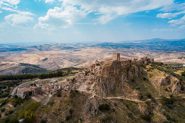 Craco il borgo, il paese fantasma fotografato dall'alto con un drone