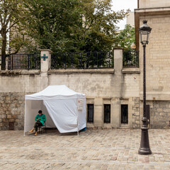 cabine pour faire un test antigénique pour le covid-19