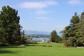 Fototapeta premium Parc de La Grange with view at Lake Geneva