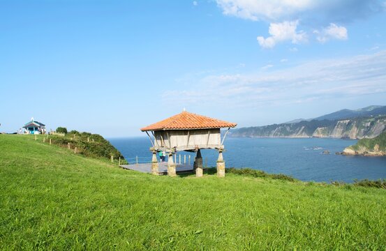 panera con vistas al mar en cadavedo , asturias