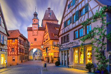 Obraz premium Medieval City of Rothenburg ob der Tauber, Roedergasse with Martinsturm, Germany