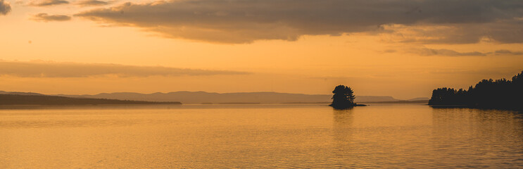 Obraz premium Sunset at the Lake Siljan in Darlana Sweden 