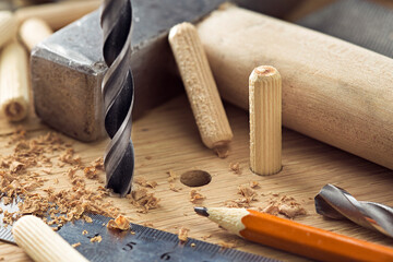 drill bit make hole for dowel in wooden oak board