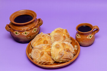 pan de muerto con cafe de olla