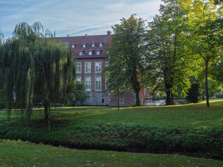 Herbst am Schloß Im Münsterland