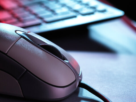 Computer mouse and keyboard, close-up