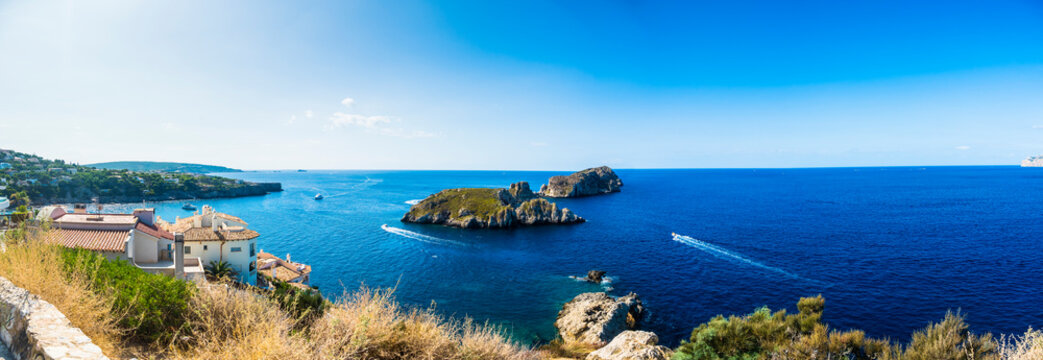 Spain, Balearic Islands, Mallorca, Bay of Santa Ponca, Panoramic view of Isla Malgrats
