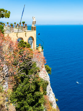 Italy, Campania, Capri, Gulf Of Naples, View To Restaurant And Terrace With Statue