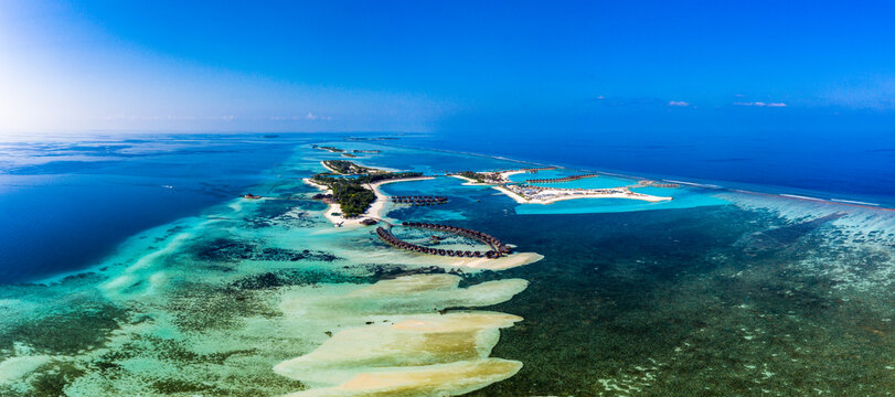Maldives, South Male Atoll, aerial view of resort on islands Olhuveli and Bodufinolhu