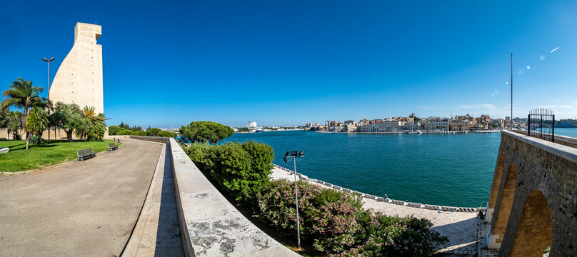 Monumento al Marinaio d'Italia, Brindisi, Italy