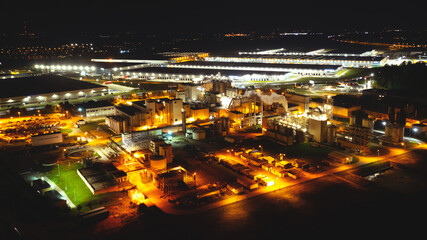 Fototapeta na wymiar Aerial view of the oil refinery at night