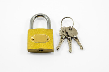 Metallic lock and bunch of keys