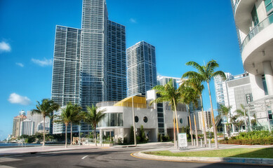 Fototapeta na wymiar Colourful Streets of Miami on a sunny day