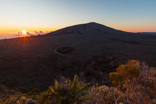 Reunion, Reunion National Park, Shield Volcano Piton de la Fournaise in Caldera Enclos Fouque, Caldera Rempart and Formica Leo, View from Pas de Bellecombe, sunrise
