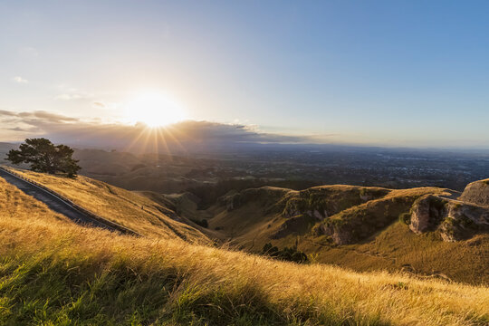 New Zealand, North Island, Hastings, Kaokaoroa Range at sunset