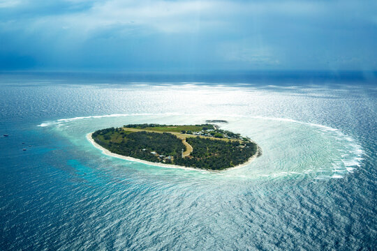 Aerial view of Lady Elliot Island with coral cay, Great Barrier Reef, Australia