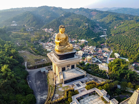 Taiwan, Dashu District, Kaohsiung, Aerial view of golden Buddha statue in&Ocirc;&oslash;&Omega;Fo Guang Shan Monastery