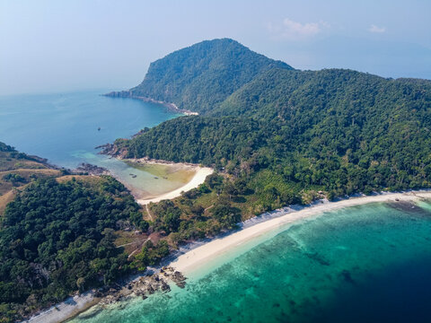 Myanmar,ÔøΩMerguiÔøΩorÔøΩMyeikÔøΩArchipelago, Smart island, Coastline and turquoise sea, aerial view