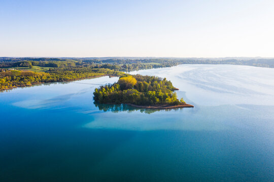 Germany, Bavaria, Inning am Ammersee, Drone view of clear sky over forested shore of&Ocirc;&oslash;&Omega;Worth island