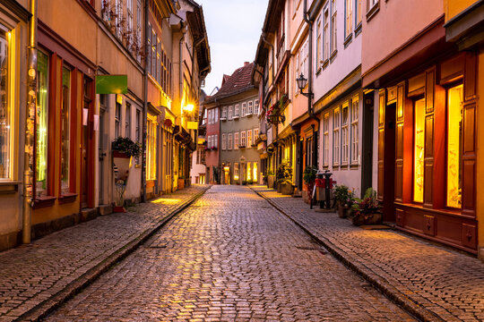 Germany, Erfurt, Old town Karmerbrucke street at dusk