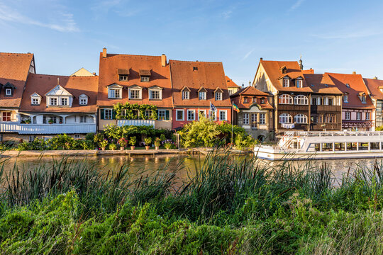 Germany, Bavaria, Bamberg, River Regnitz and Little Venice townhouses in spring