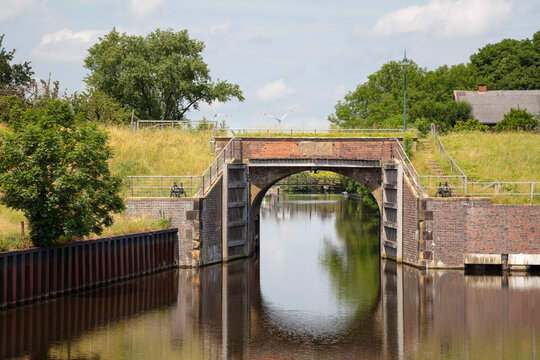 Germany, Lower Saxony, Emden, Ems river sluice in Petkum