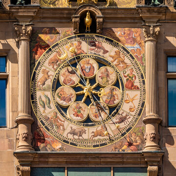 Germany, Baden-Wurttemberg, Heilbronn, Ornate astronomical clock of historical town hall