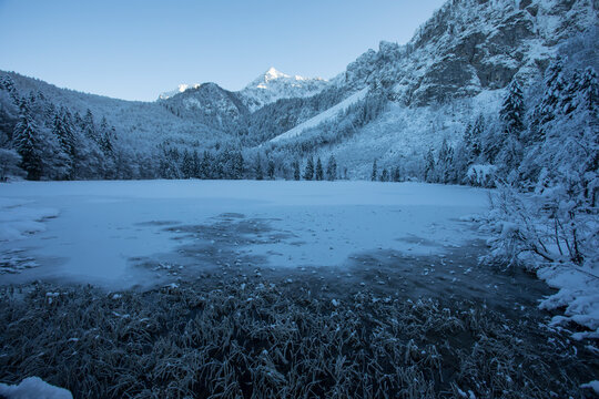 Germany, Bavaria, Inzell,&Ocirc;&oslash;&Omega;Frillensee&Ocirc;&oslash;&Omega;lake in winter