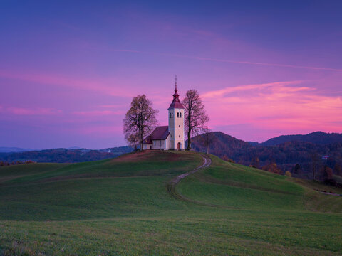 Slovenia, Sveti Tomaz, Saint Thomas Church at purple dusk