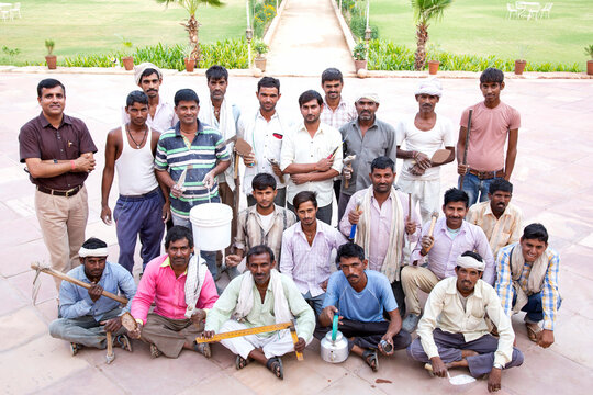 India, Rajasthan, Alwar, employees and craftsmen of Ram Bihari Palace