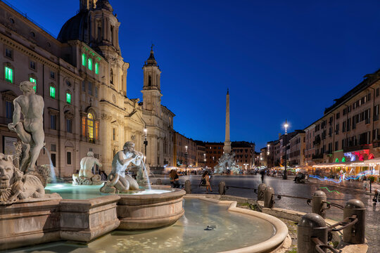 Italy, Rome, Piazza Navona, Moor Fountain, Fountain at night