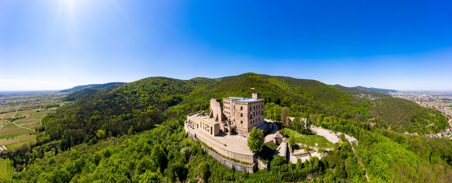 Germany, Rhineland-Palatinate,&Ocirc;&oslash;&Omega;Neustadt&Ocirc;&oslash;&Omega;an&Ocirc;&oslash;&Omega;der&Ocirc;&oslash;&Omega;Weinstrasse, Helicopter view of&Ocirc;&oslash;&Omega;Hambach&Ocirc;&oslash;&Omega;Castle in summer
