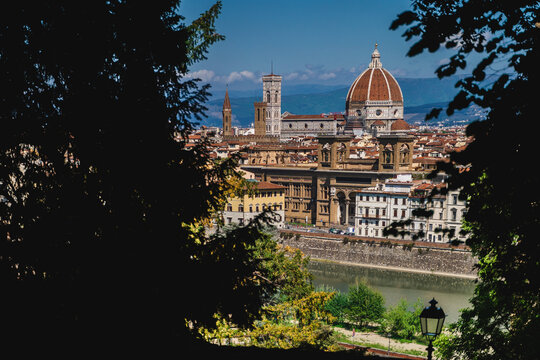 Italy, Tuscany, Florence, Cathedral Santa Maria del Fiore dome and buildings in old town