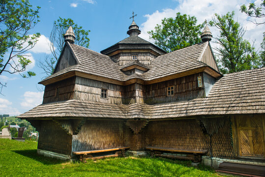 Ukraine, Carpathian mountains, Yasinia village, Strukivska Church