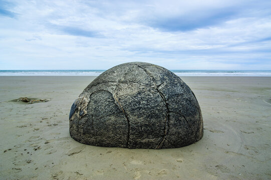 Moeraki Boulders, Koekohe Beach, South Island, New Zealand