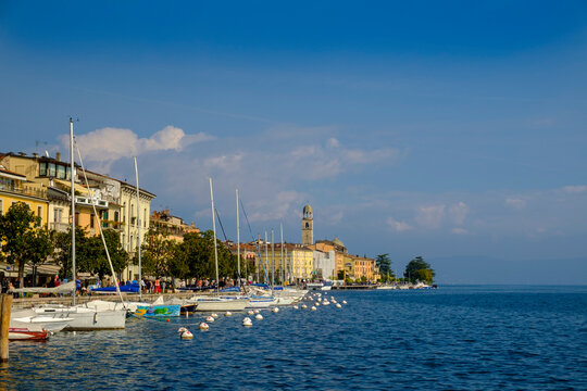 Italy, Lombardy, Lake Garda, Salo, waterfront promenade