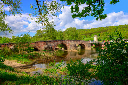 Germany, Bavaria, Franconia, Lower Franconia, Graefendorf, Wolfsmuenster, bridge over Saale river