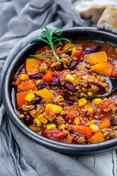 Bowl of vegetarian chili con carne
