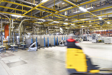 Machines for transport and packaging in a printing shop