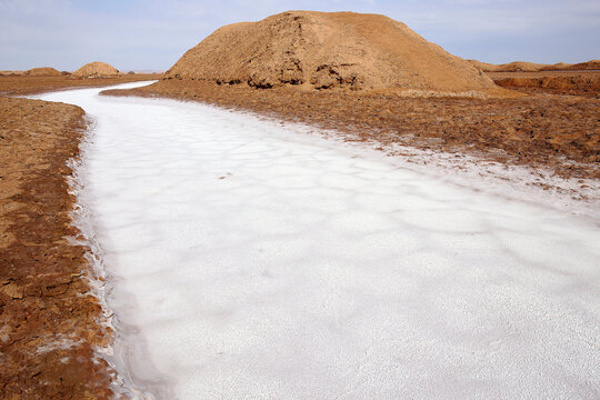 Iran, Salt flat in Lut Desert