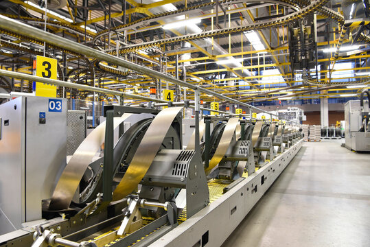 Machines for transport and packaging in a printing shop